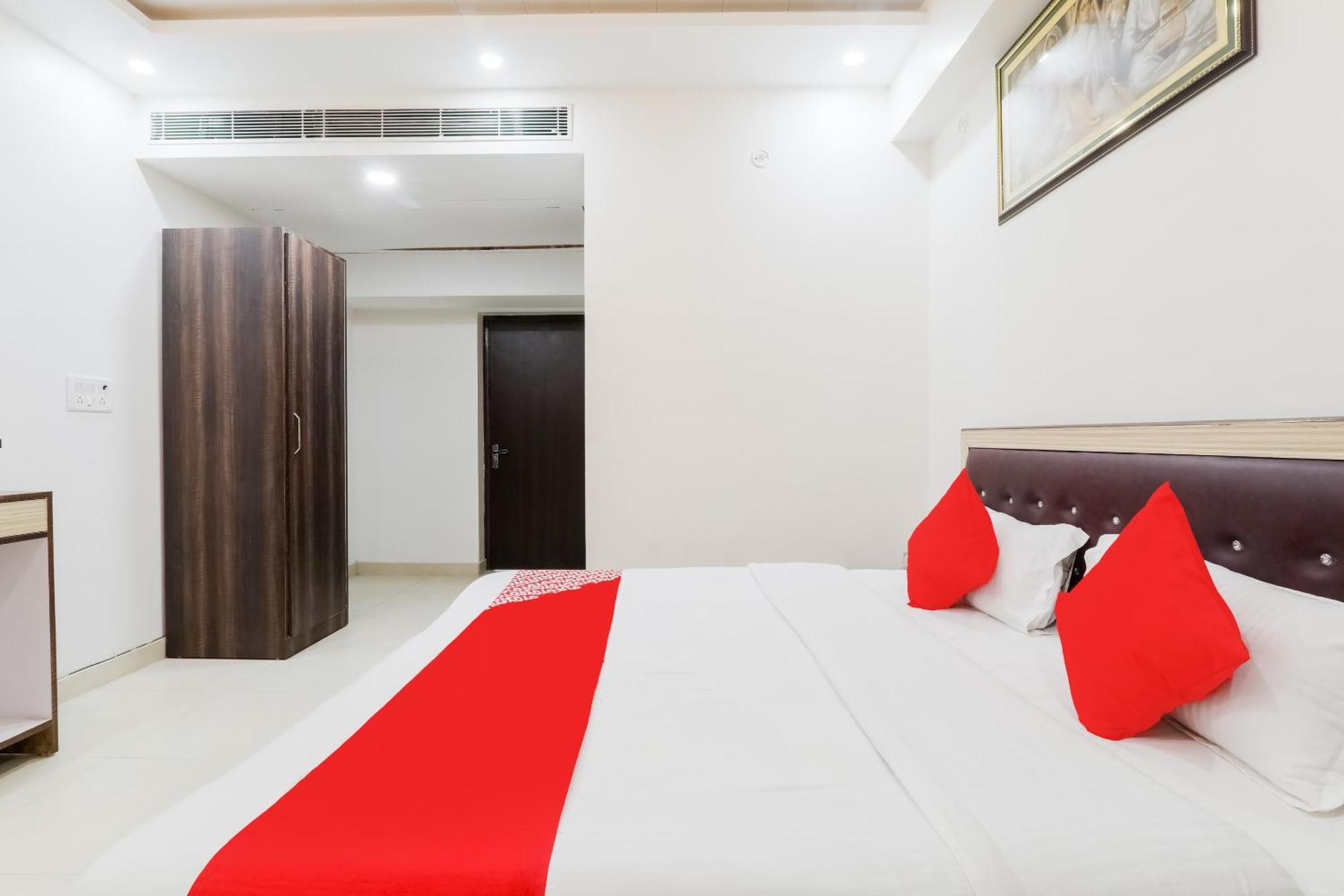 Hotel O The Maharaja Inn Lucknow Esterno foto
